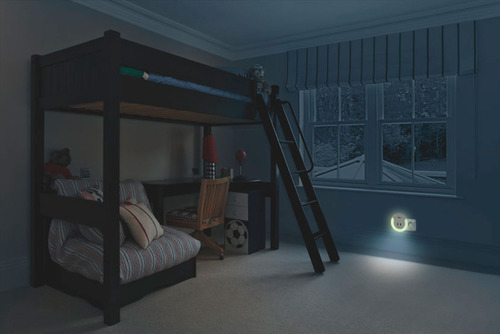 Imagen 3 de 7 de Toma Corriente Philco Blanco Luz De Noche Cálida 2 Usb