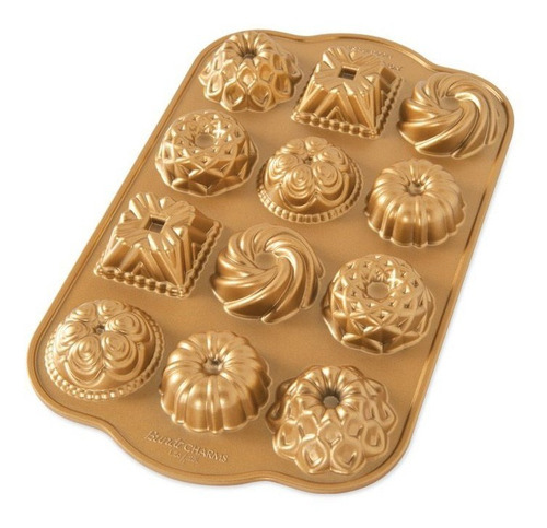 Molde Para Pan Pastel Gelatina Charms Nordicware De Aluminio Color Dorado