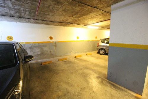 Imagen 3 de 13 de Cochera Edificio De Categoría Seguridad 24 Horas