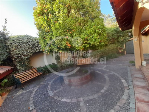 Imagen 2 de 30 de Casa En Venta De 6 Dormitorios En Las Condes
