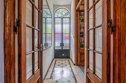Excelente Casa - Venta - 5 Ambientes - Suite - Terraza - Patio - Parrilla - Chacarita