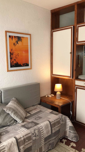Imagen 3 de 15 de Funcional Y Acogedor Apartamento En La Península, 1 Dorm 3 Pers. A 150 Mts. Del Puerto De Punta Del Este, 2 Cuadras De Gorlero, 10 Min De La Terminal De Buses.