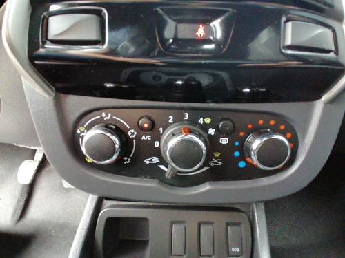 Imagen 13 de 14 de Renault Duster Zen Tm 2018