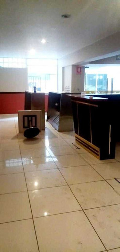 Imagen 5 de 9 de Avenida Urdaneta Local Se Alquila O Se Vende