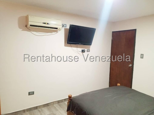 César Bullones Vende Espectacular Apartamento En Zona Centro, Lara 25-15828