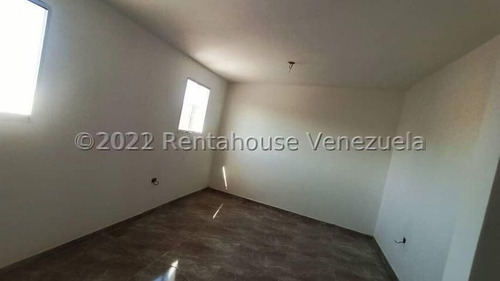 Imagen 7 de 14 de Rentahouse: Vende Townhouse Duplex En Puerta Maraven, Punto Fijo, Estado Falcon. #23-5774