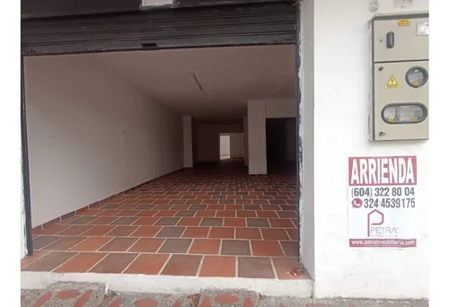 Se Arrienda Local Comercial En Copacabana.