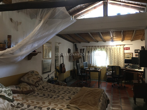 Se Vende Bella Finca De 10 Hectáreas Con Casa Colonial En Cacute Sector Santa Elena, Mérida.