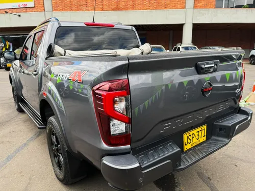 Nissan Frontier PRO- 4X 4X4 AT