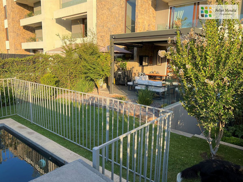 Triplex En Venta Con Jardín Y Piscina Excelente Conectividad