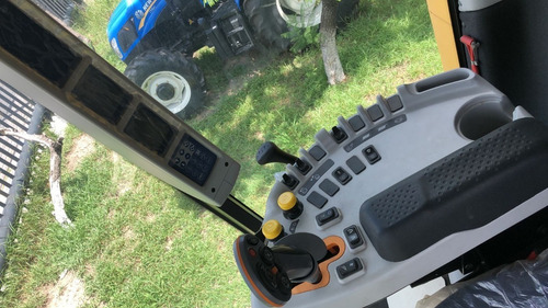 Imagen 7 de 15 de Trilladora Cosechadora New Holland Tc5.80 Nueva