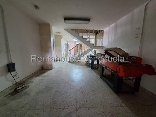 Casa Comercial En Venta En Los Dos Caminos Caracas Angela Tochon A Pie De Calle Uso Comercial Av Principal