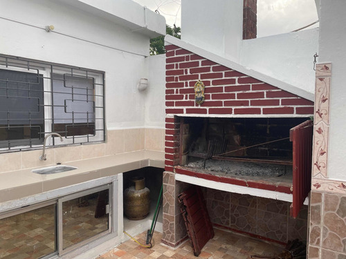 Alquilo Piriapolis Linda Casa Nuevita En Pleno Centro Cerca De Todo A 4 De La Playa 2 Dormitorios Amplios Garage Cerrado Lindo Jardin Equipamiento De Alta Gama Totalmente Equipada Para 6 Personas