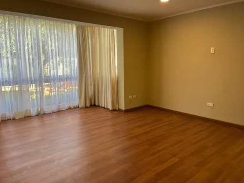 Departamento 4 Dormitorios En Venta, Sector Oriente, Viña D