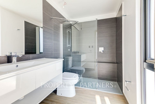 Amplio Townhouse En Excelente Ubicación 4d 3b 2e