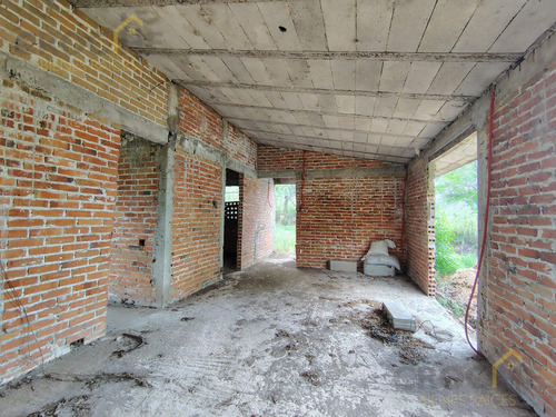 Terreno En Venta Con Construcción En Comunidad El Chico, Emiliano Zapata, Veracruz
