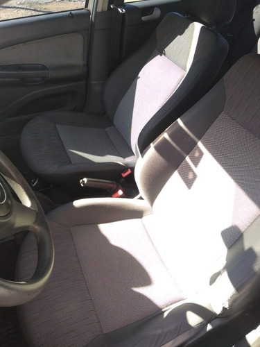 Imagen 8 de 12 de Volkswagen Voyage 1.6 101cv 2013
