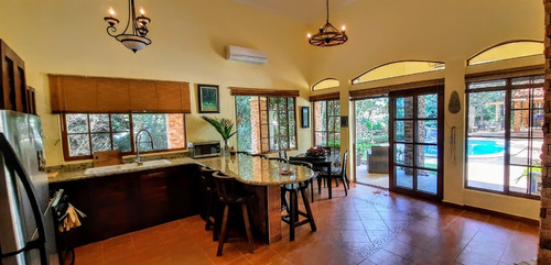 Imagen 17 de 30 de Lujosa Villa En Altos Del María Con Piscina Y Jaccuzi Privado.