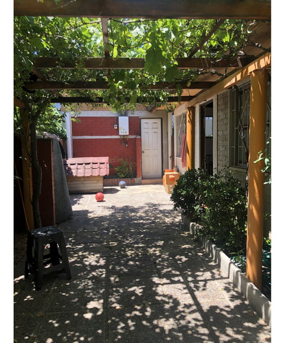 Vende 2 Casas Total 6 Dorm, 3 Baños, 2 Cuadras Metro El Bosq