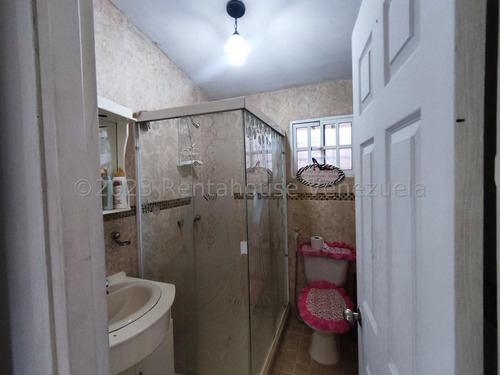 Casa En Venta Canaima Ii Guatire. 24-3741 Jt