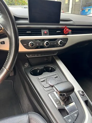 Audi A4 2.0 T Select 190hp Dsg