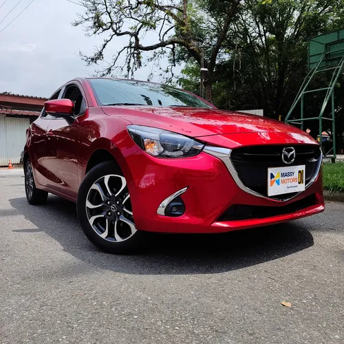 Mazda 2 GRAND TOURING LX SEDAN