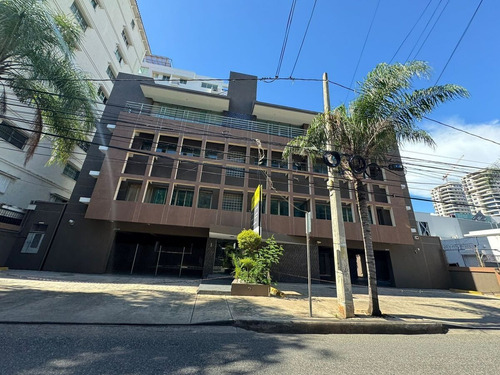 Edificio Comercial Y De Oficinas En Alquiler Piantini, Santo Domingo
