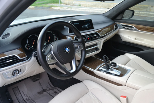 Imagen 10 de 13 de Bmw 750ia Excellence 2019