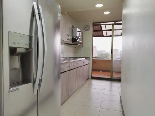 Apartamento En Venta En Laureles. Cod V16201