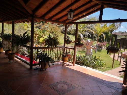 Casa Campestre A La Venta En Santa Helena - Barro Blanco