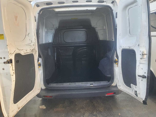 Imagem 3 de 14 de Fiat Fiorino 2016 1.4 Basico