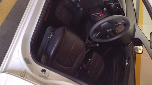 Imagem 8 de 11 de Hyundai Hb20