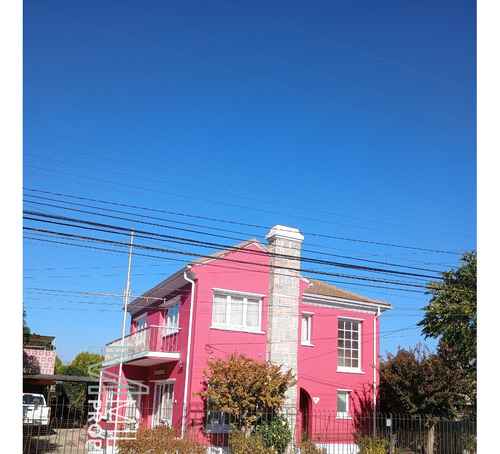 Dos Casas En Gran Terreno Barrio Residencial