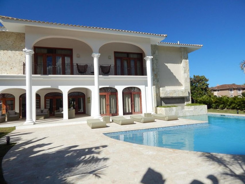 Imagen 2 de 14 de Villa En Venta En Punta Cana, 5hab, Vista Al Campo De Golf