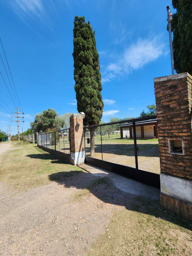 Campo De 3.2 Hs - Con Casa Principal C/pileta Y Galpon -  Zona Industrial Mixta Con Triple Acceso - Lo Vemos?