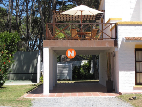 Casa En Venta Y Alquiler, Pinares, Punta Del Este, 4 Dormitorios.- Ref: 208042