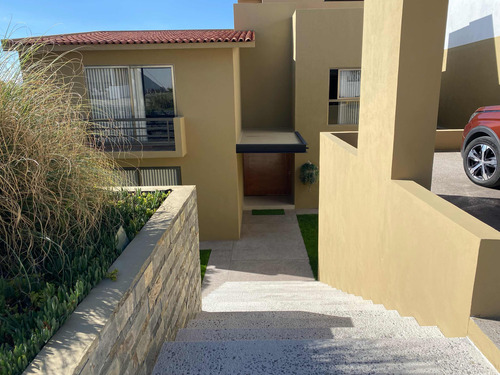 Increíble Residencia De Autor En Vista Real