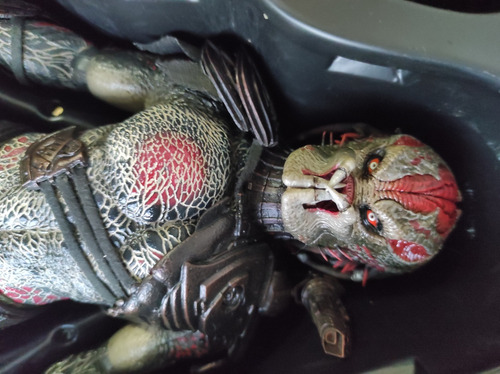 Hot Toys Berserker Predador Predators Predador Clássico Clas (Usado)