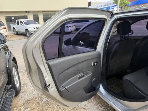 Renault Logan 1.6 Privilege / Intens