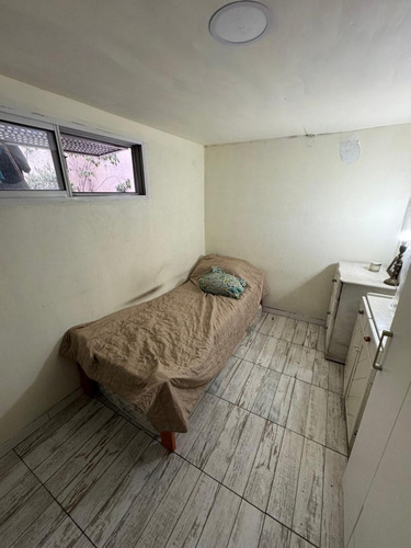 En Venta Dpto Tipo Casa 4 Amb Al Fte En P. Alta Con Patio En Lanus (040)
