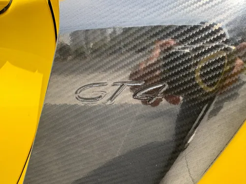Porsche Gt4 Amarillo 2020