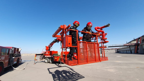 Imagen 2 de 7 de Plataforma Telescópica Para Bomberos Hidralift 15000-b