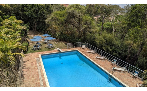 Exclusivo Apartamento En Venta En Alto Hatillo En Calle Cerrada