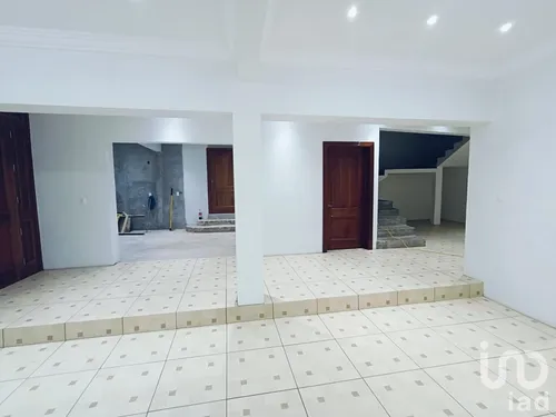 Venta Casa 5 Ambientes Yerbabuena