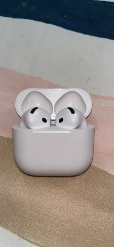 AirPods 4ta Generación Con Cancelación De Ruido Color Blanco (Usado)