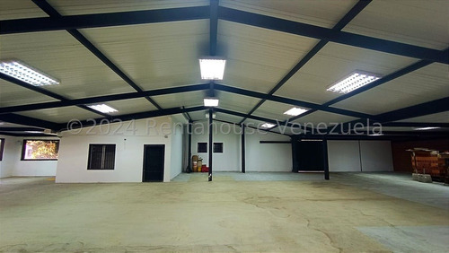 Casa Comercial En Venta En Santa Mónica 24-16876 Cs