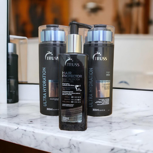 Ultra Hydration Shampoo Cd 300ml Hair Protector 250ml Truss