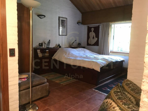 Imagen 10 de 30 de Excepcional Residencia Con Hermoso Parque En Atlantida.