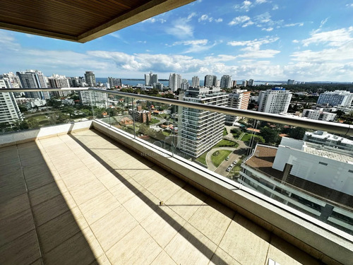 Piso Alto En Icon Brava