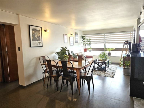 Departamento En Venta De 2 Dorm. En Las Condes
